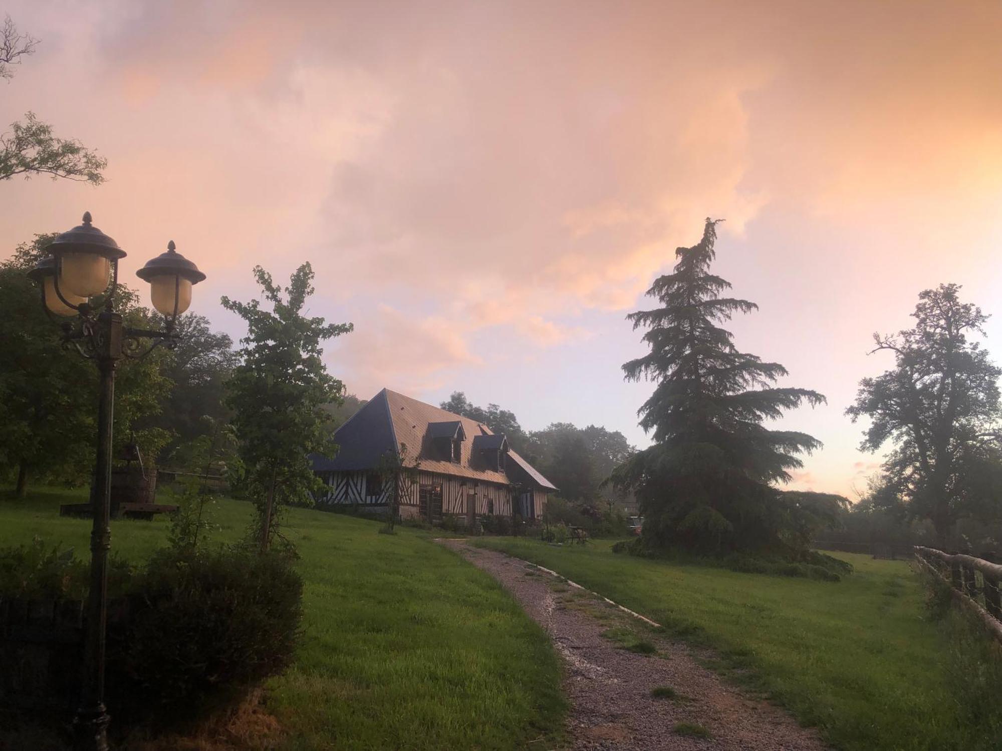 Le Champ Des Possibles Bed & Breakfast Manerbe Exterior foto